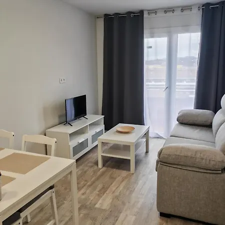 Apartment With Sea View *